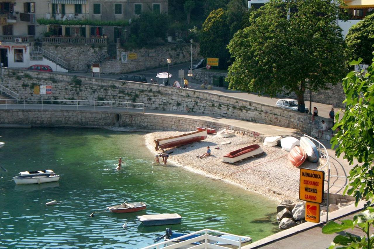 Apartments With A Parking Space Rabac, Labin - 2340 المظهر الخارجي الصورة