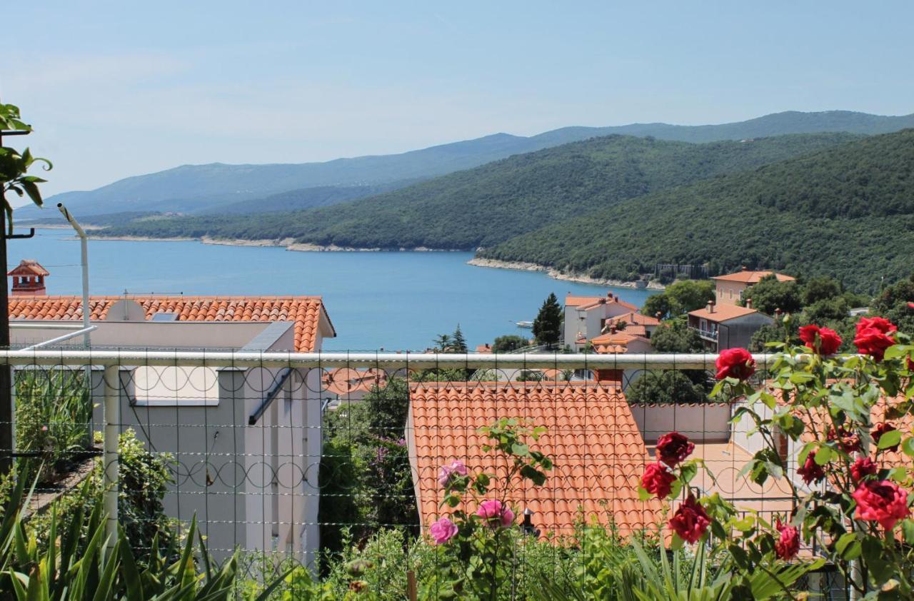 Apartments With A Parking Space Rabac, Labin - 2340 المظهر الخارجي الصورة