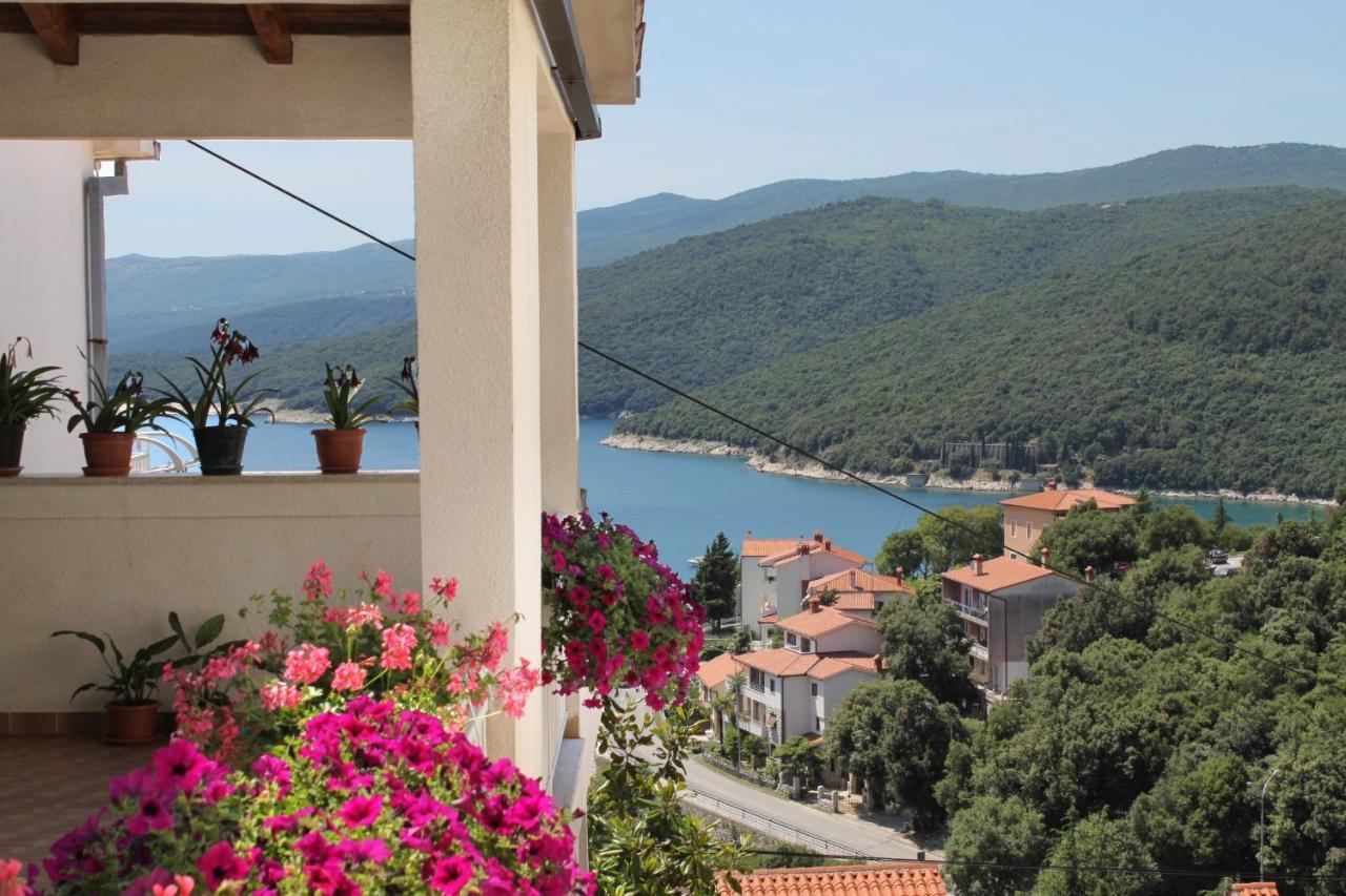 Apartments With A Parking Space Rabac, Labin - 2340 المظهر الخارجي الصورة